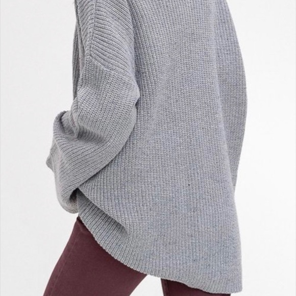 V Neck Bell Sleeve Sweater - Picture 5 of 8